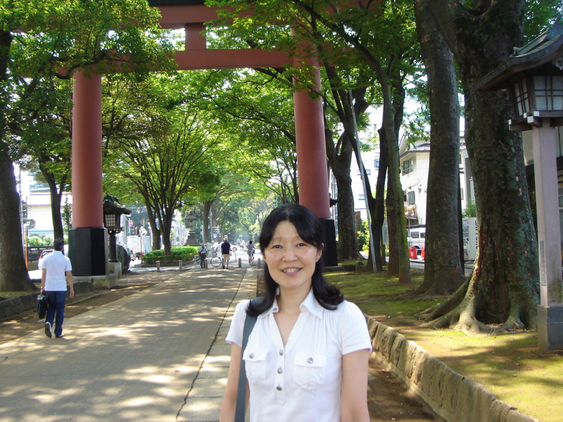 山﨑　薫里 教授